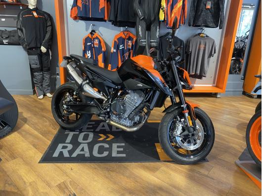 KTM 890 DUKE