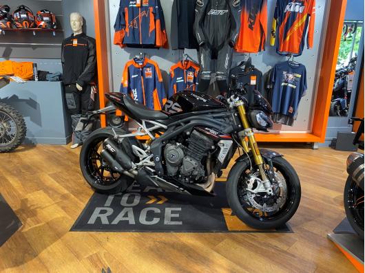TRIUMPH SPEED TRIPLE 1200 RS